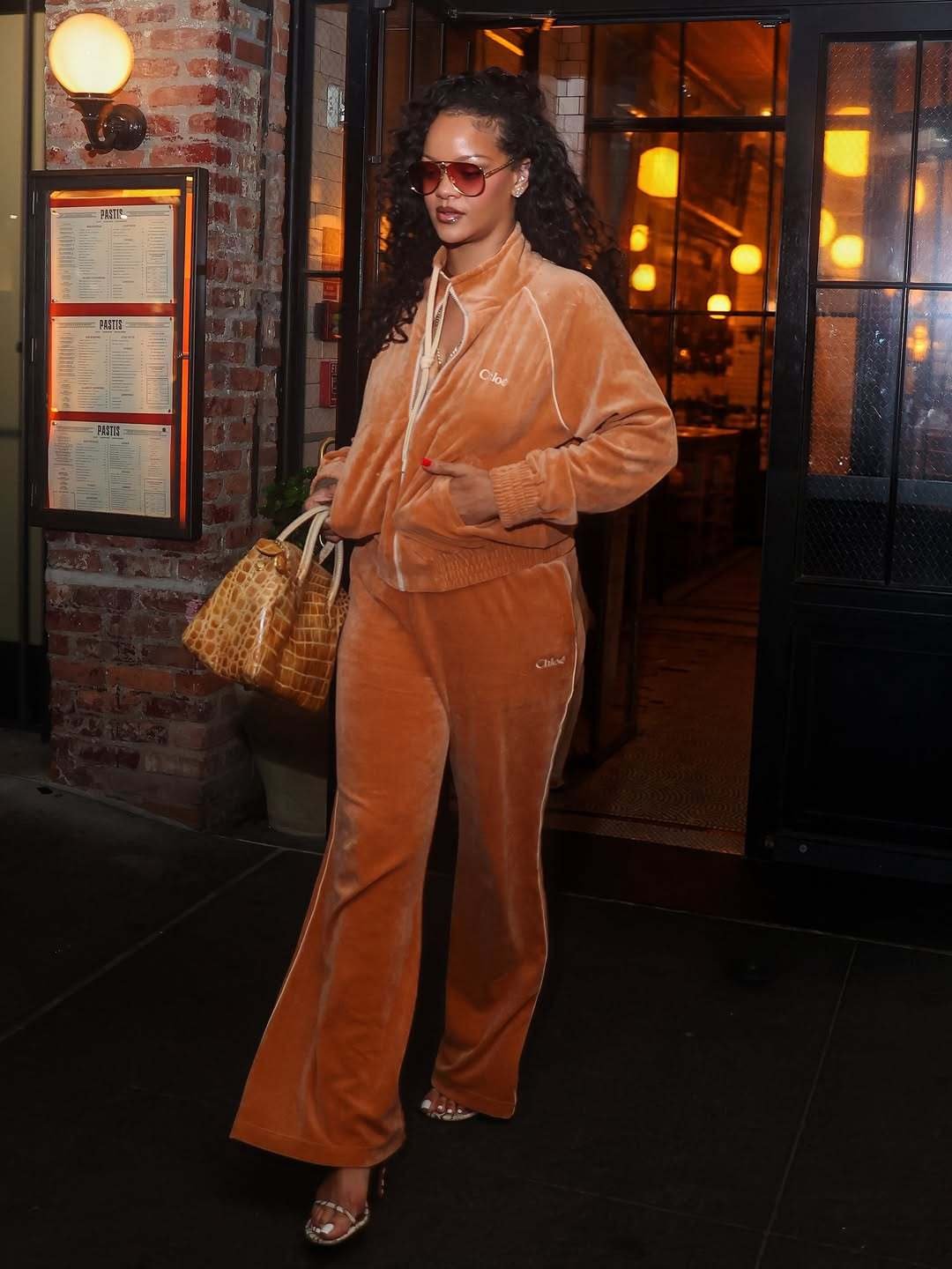 Rihanna Kept It Cozy in a Chloé Tracksuit While Out in NYC Rihanna Kept It Cozy in a Chloé Tracksuit While Out in NYC